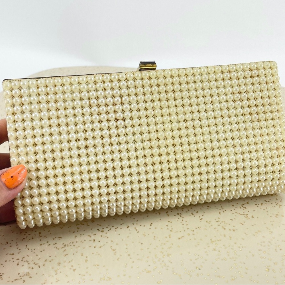 InegalVintageCA, Vintage 60s Julius Resnick faux pearl clutch, retro purse.